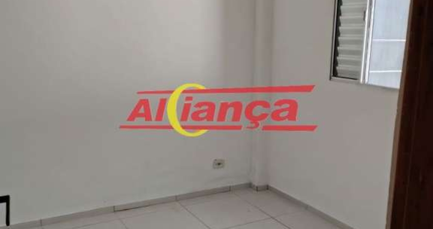 Casa para alugar com, 2 dormitórios, 1 banheiro e 2 vagas- 55m²- Cidade Soberana - Guarulhos - SP