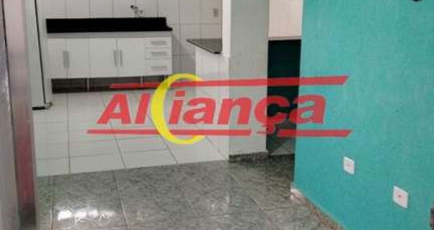 Casa não individual com 2 quartos para alugar, 80m² - Parque Residencial Bambi - Guarulhos/SP