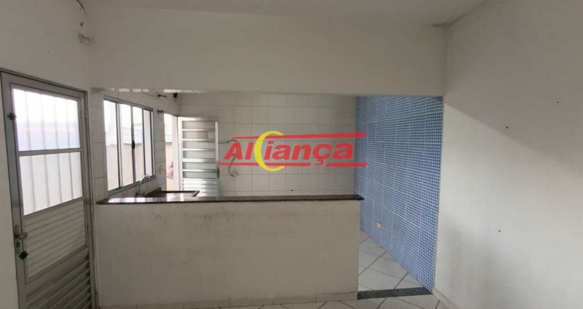 Casa com 1 dormitório para alugar - não individual  50m² - Jd Pres Dutra - Guarulhos por R$ 1.100,00