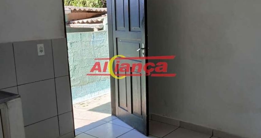CASA COM 30M² PARA ALUGAR, 01 QUARTO, GOPOUVA - GUARULHOS/SP POR R$ 1.000,00