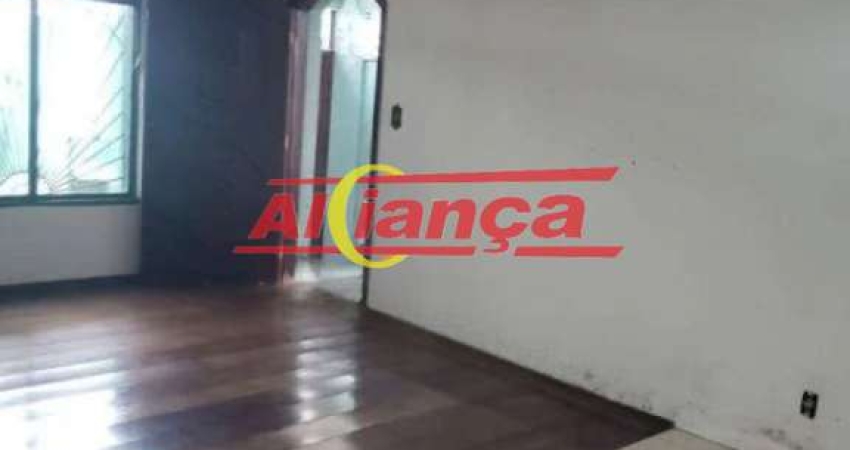 Casa para alugar com 3 quartos e 6 vagas de garagem 220m²- Centro - Guarulhos R$8.000,00
