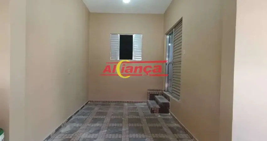 Casa para alugar com 1 quarto, 1 vaga de moto - 70m²- Jd Palmira - Guarulhos - SP por R$ 1.300,00