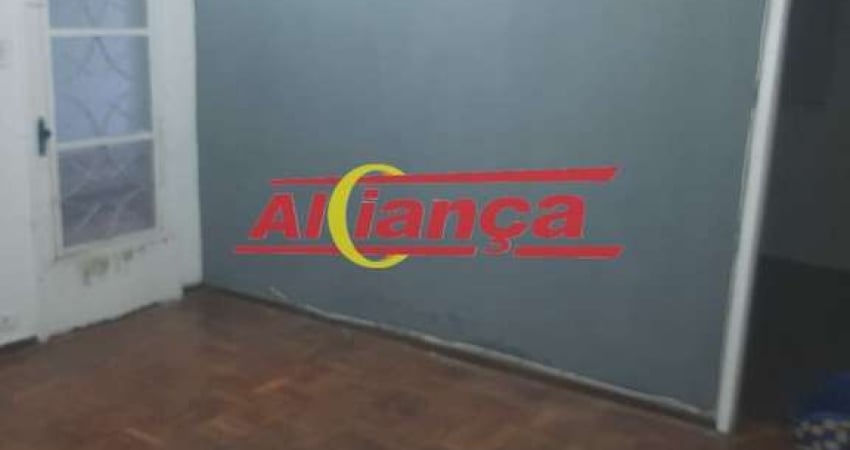 Casa + Edícula para alugar, 3 quartos e 3 vagas, 84m², Vila Augusta - Guarulhos por R$2.500,00