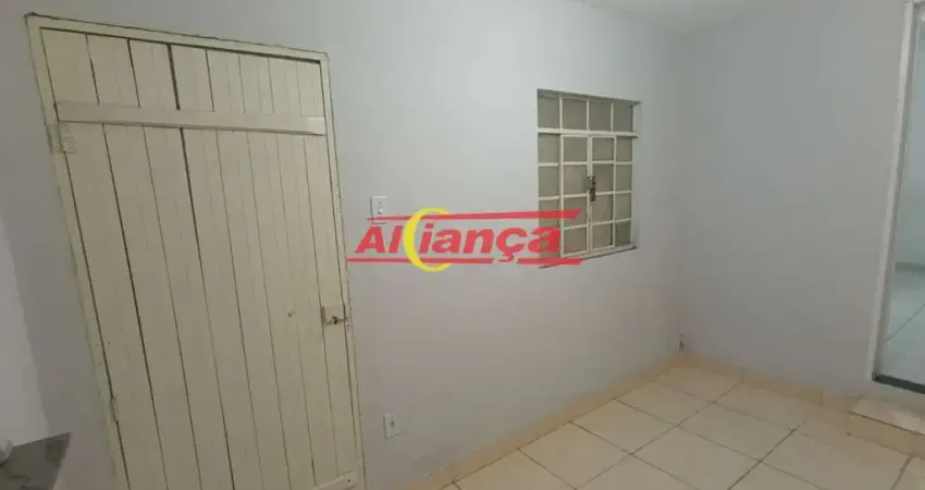 Casa com 2 dormitório para alugar, 40m² - Picanço - Guarulhos/SP - Não é individual por R$ 1.200,00