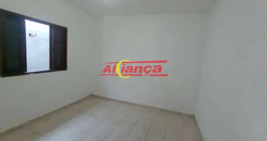 Casa com 01 quarto para alugar, 40m² - Jardim Almeida Prado - Guarulhos/SP por R$ 1.000,00