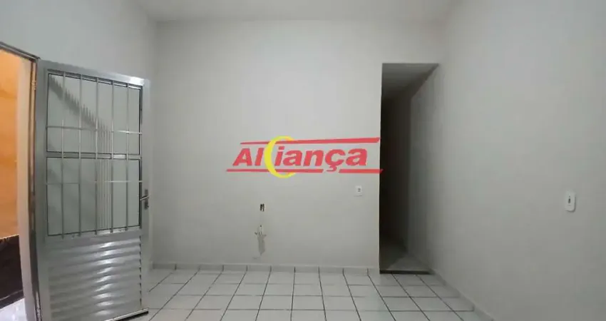 Casa com 2 dormitórios e com 50m²- jd pres dutra guarulhos sp r$ 1.400,00