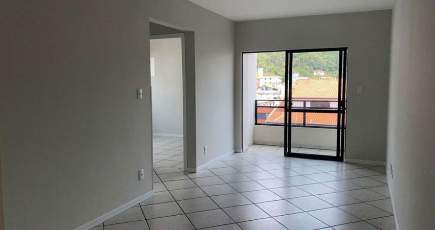 APARTAMENTO NA AV. ALVIN BAUER - CENTRO