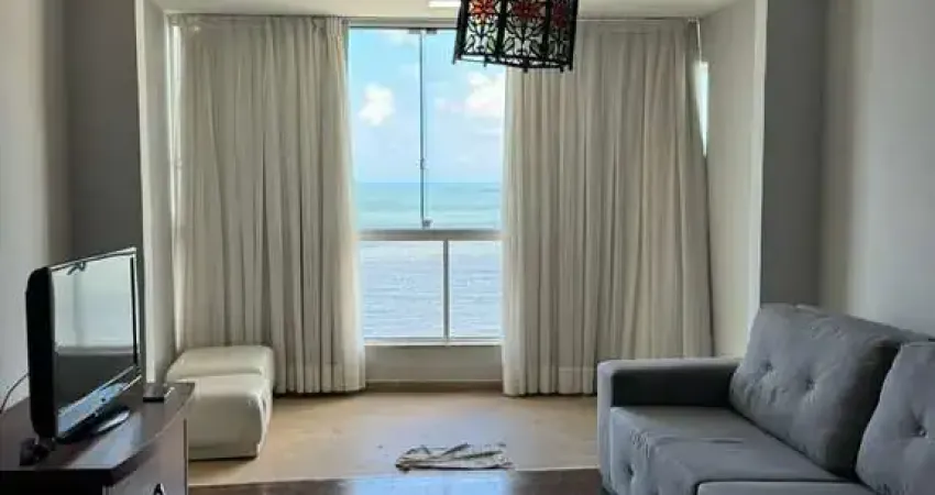 Apartamento frente mar com 02 dormitórios sendo 01 suíte + dependência de empregada!