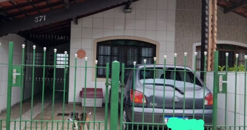 CASA AVENDA    NA  PRAIA   GRANDE   COM 119 METROS    COM   2 DORMITORIOS  3 VAGAS    E QUITAL COM CHURRASQUEIRA