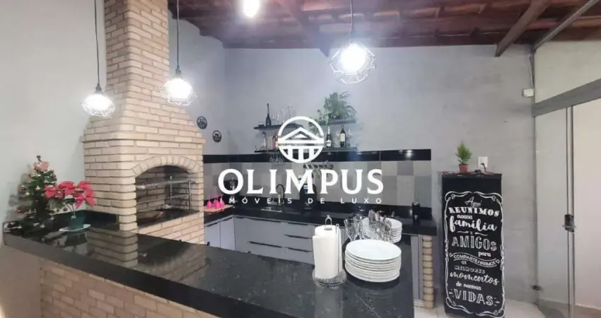 Excelente casa no bairro Laranjeiras com 210m² de área construída, 3 quartos, sendo 1 suíte - Uberlândia-MG
