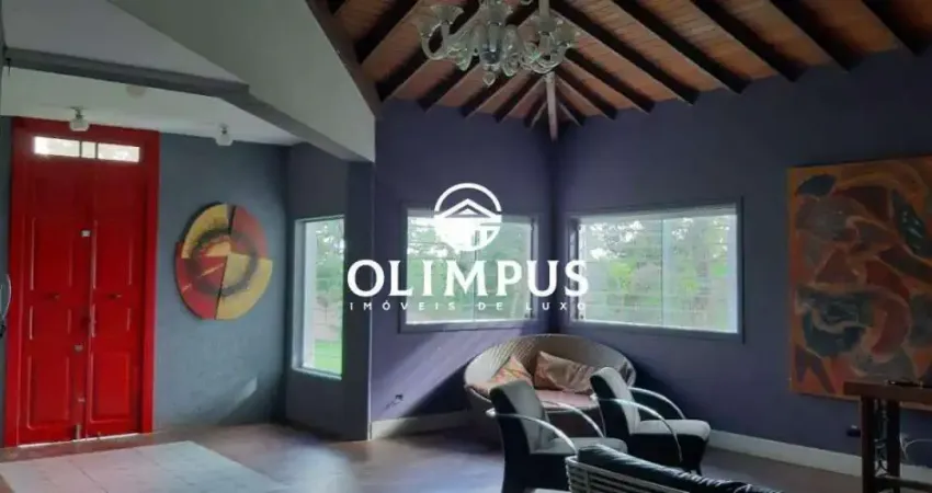 Belíssima casa disponível para a venda em uma ótima localização.