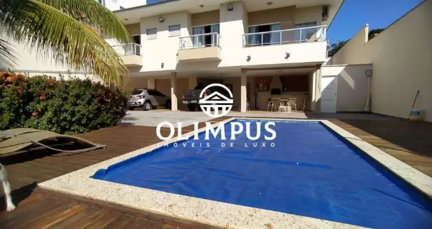 Casa alto padrão , próximo ao Praia Clube.