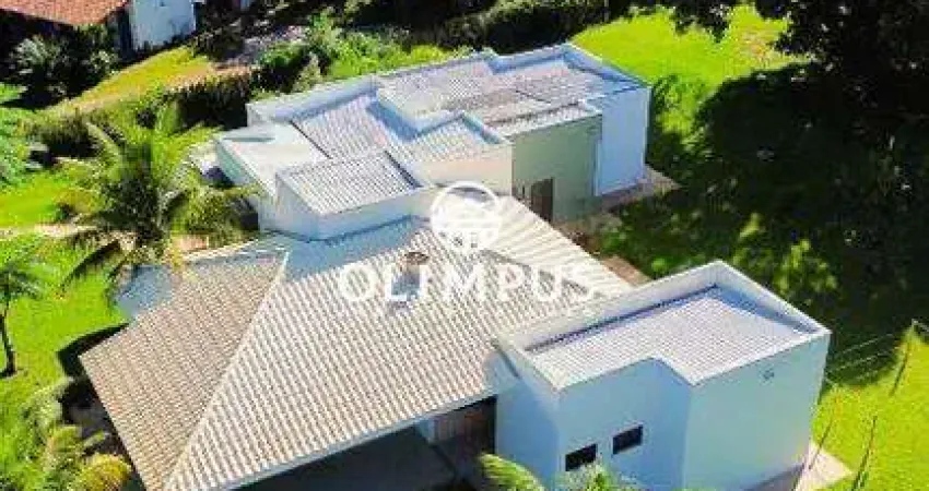 Casa no condomínio Morada do Sol com área territorial de 5.123,29 m² e área construída averbada de 450,00 m².