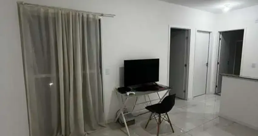 Apto com 2 Dormitorios, WC. Social, Sala com varanda, Cozinha, A.S., 1 Vaga de garagem coberta. Área de lazer. Excelente localização.