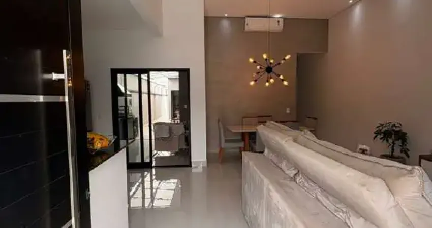 Casa em condomínio, com 3 Dormitorios (sendo 1 Suite com Closet e Ar condicionado), WC. Social, Sala 2 ambientes, Cozinha Planejada, A.S., Area Gourmet com churrasqueira, 2 Vagas de garagem. Area de l