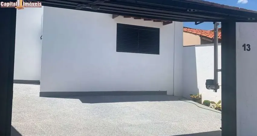 Casa com 3 dormitórios(sendo 1 suíte), wc. social, sala, cozinha, lavanderia, wc. externo e deposito, churrasqueira, 2 vagas de garagem