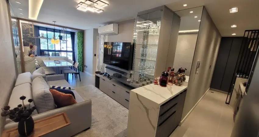 Apartamento finamente mobiliado em balneário camboriú com 2 dormitórios sendo 1 suíte