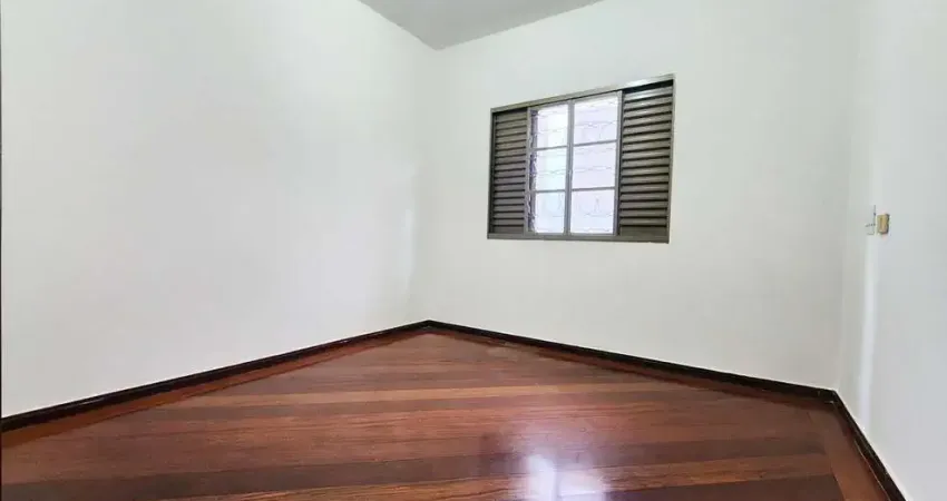 Casa com 3 quartos à venda no Coliseu, Londrina 