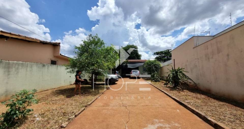 Casa com 3 quartos à venda no Coliseu, Londrina 