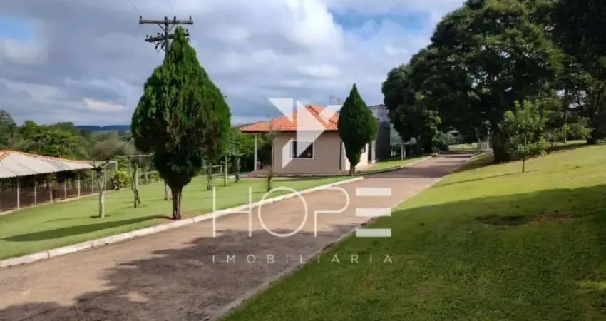 Fazenda à venda – 51 alqueires – Estrutura completa para pecuária leiteira – Angatuba/SP