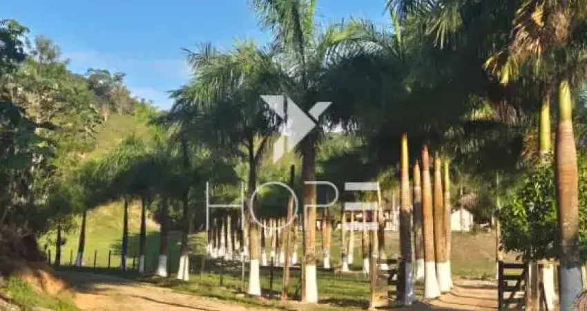 Fazenda Produtiva à Venda na Região de Registro/SP – 174 Alqueires – Estrutura para Pecuária