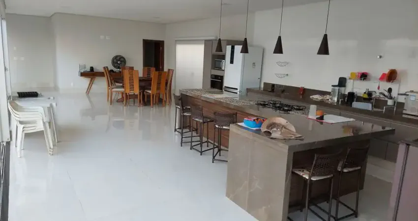 Casa com 3 quartos à venda na Avenida João Rocha, 431, Jockey Park, Uberaba