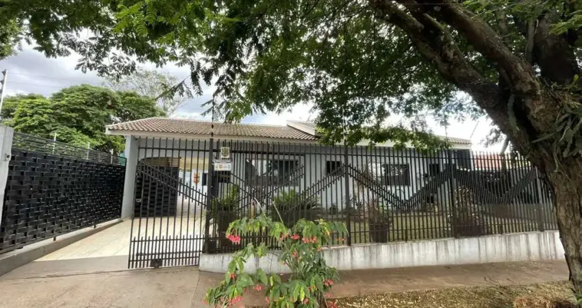 Casa com 3 quartos à venda na Rua Pioneira Ondina Becker Vargas, 657, Conjunto Habitacional Requião, Maringá