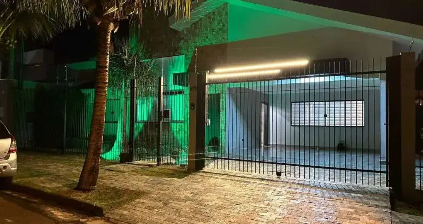 Casa com 3 quartos à venda na Rua Brilhante, 169, Jardim Santa Helena, Maringá