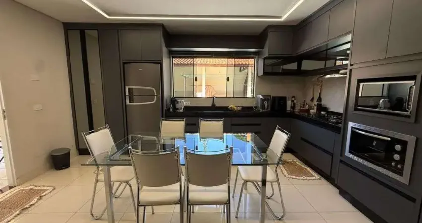 Casa com 3 quartos à venda na Rua Lázaro Benedito Carnielli, 36, Jardim Canadá, Maringá