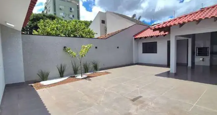 Casa com 3 quartos à venda na Rua Padre Vieira, 142, Zona 07, Maringá