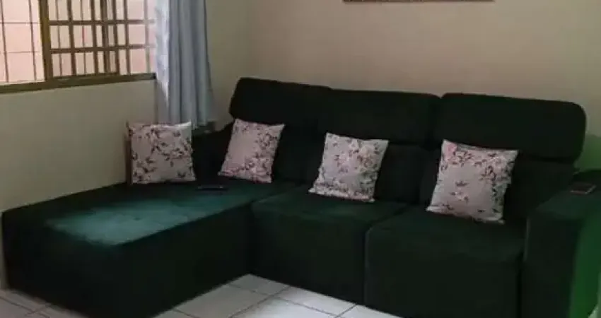 ÓTIMA CASA PARA VIVER NO JD. EVEREST! Espaço para churrasqueira e com 2 Quartos