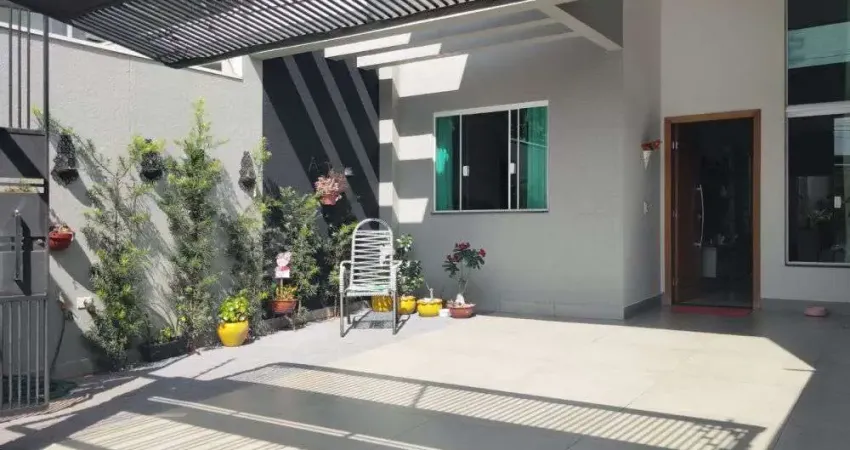 VENDA | Casa, com 3 dormitórios em Jardim Monte Rei, Maringá
