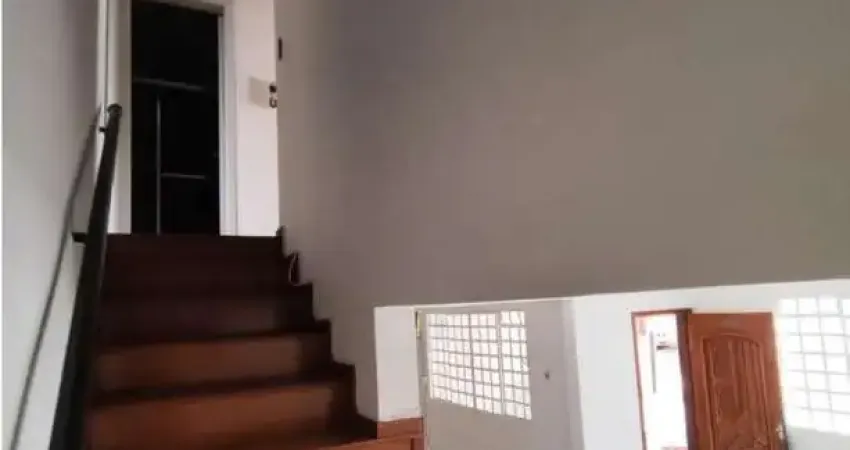 VENDA | Sobrado, com 3 dormitórios em Zona 08, Maringá