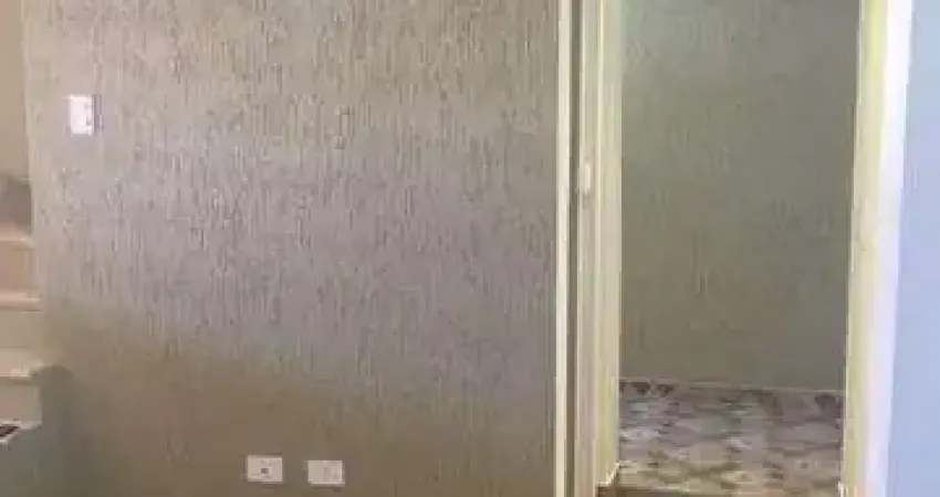 Sobrado localizado na Vila Santo Estefano com 110 mts,