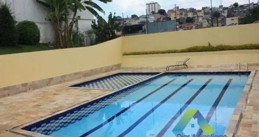 Casa com 3 dormitórios e 4 vagas em Condomínio fechado da Vila das Mercês/SP!