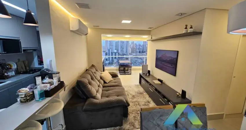 Apartamento com 72m² em andar alto e vista livre com 2 vagas de garagem coberta em localização privilegiada em área nobre na região do Tatuapé