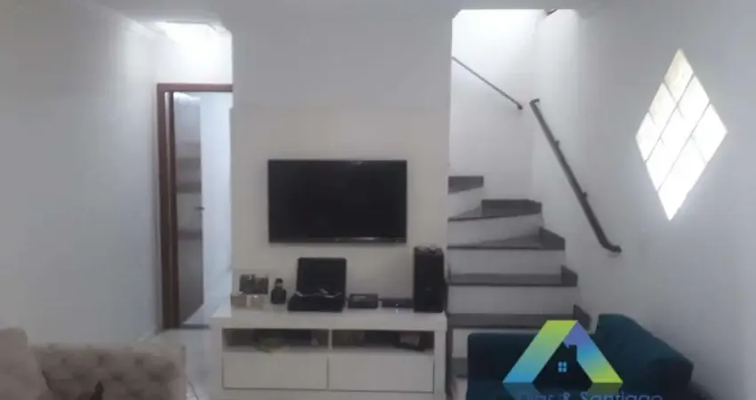 Lindo sobrado com 3 dormitórios sendo 1 suite, 2 vagas de garagem com ótima localização .