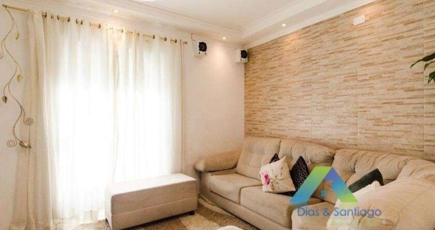 Apartamento com quintal e churrasqueira em condomínio diferenciado, com 2 dormitórios, 2 vagas com área gourmet excelente localização.