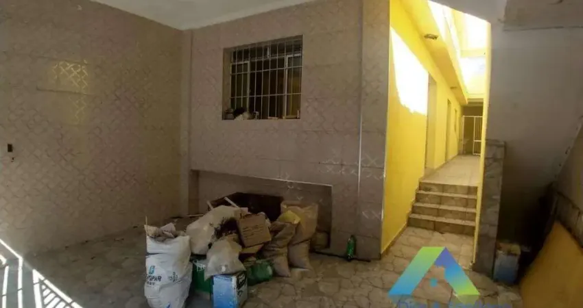 Lindo sobrado com excelente localização em bairro tranquilo de fácil acesso a comercios e principais avenidas com excelente valor !