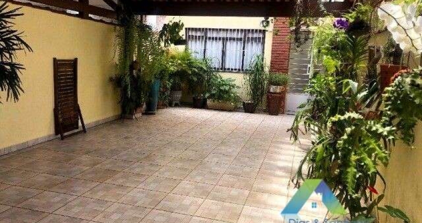 Lindo sobrado 168 metros, 4 dormitórios, 3 vagas, quintal entre as estações do metro Saúde e Praça da Arvore ótimo valor !
