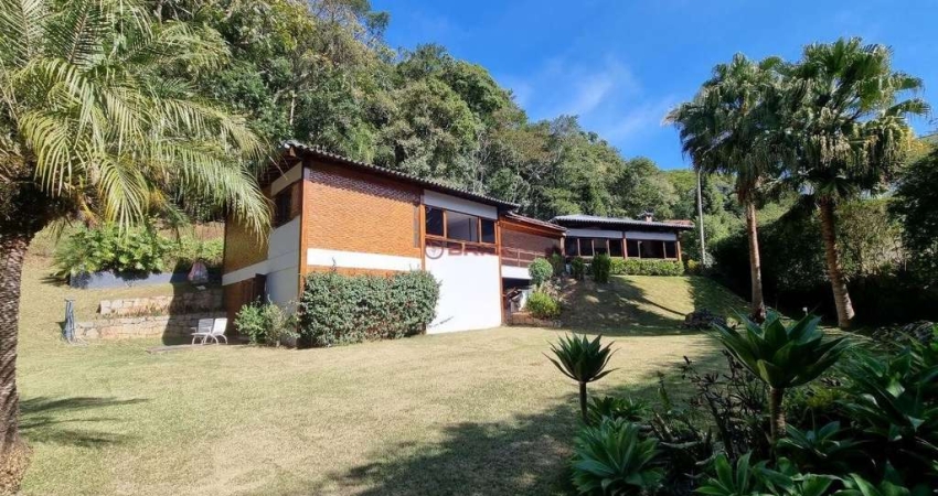 Casa com 5 suítes, 258 m² em Quebra Frascos - Teresópolis/RJ