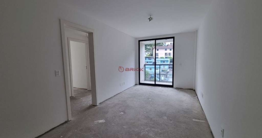 Apartamento com 3 quartos sendo 1 suíte, 89 m² em Agriões - Teresópolis/RJ