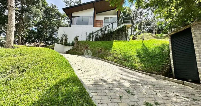Casa nova com 3 quartos sendo 1 suíte em Vargem Grande - Teresópolis/RJ.