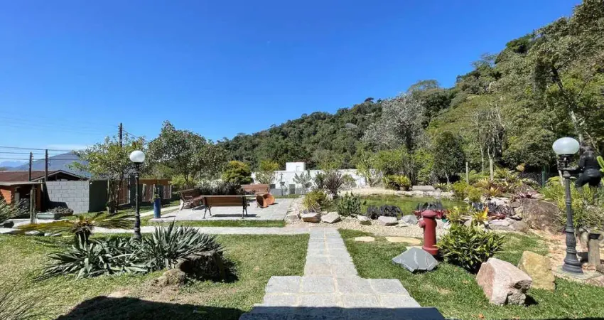 Casa na serra com 4 quartos sendo 1 suíte no Parque do Ingá- Teresópolis/RJ.