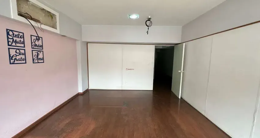 Loja comercial com 276 m² no Bairro São Pedro - Teresópolis/RJ.