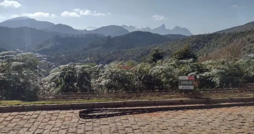 Terreno com 325 m² em condomínio em Albuquerque - Teresópolis/RJ.