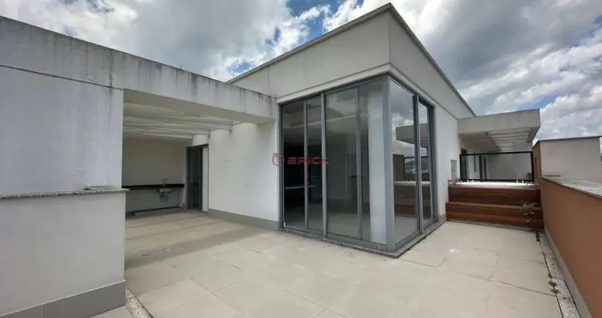 Cobertura linear com 3 quartos sendo 2 suítes em Agriões - Teresópolis/RJ.