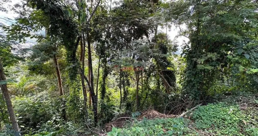 Terreno com 673 m² em condomínio em Quebra Frascos - Teresópolis/RJ.