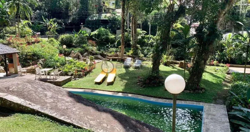 Casa em estilo sítio com 8 mil m² na Cascata dos Amores - Teresópolis/RJ.