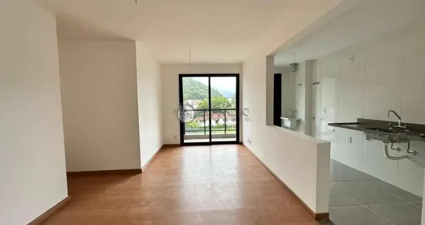 Apartamento novíssimo com 3 quartos sendo 1 suíte, 76 m² na Ermitage- Teresópolis/RJ.